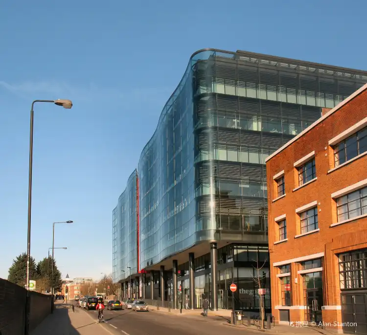 Các khách sạn gần London Canal Museum