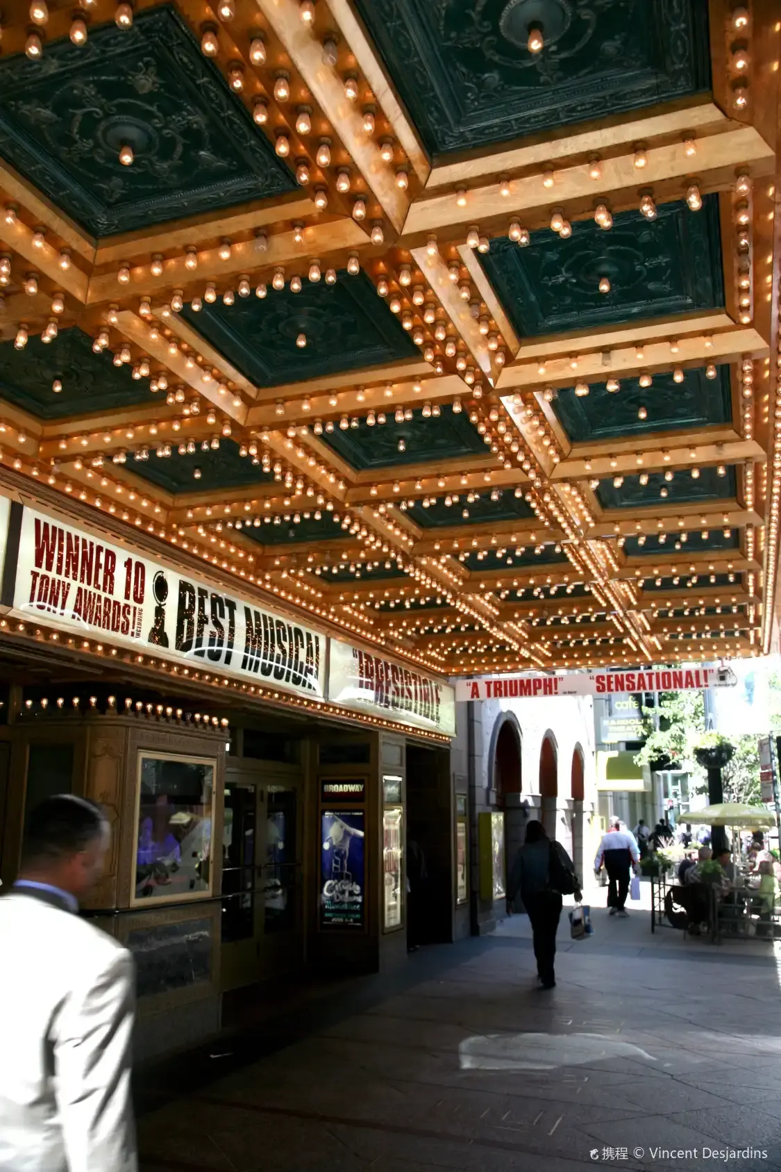 Hotels near Chicago Street Theatre