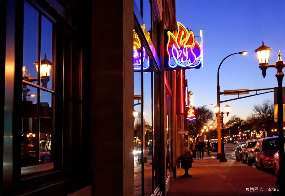 Hotels near Grand Avenue