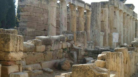 希拉波里斯考古博物馆，位于棉花堡之上的希拉波利斯古城遗址旁一