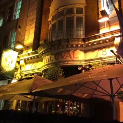 The Oval Bar User Photo