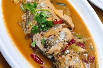 望海潮酒店(墟沟海鲜美食城3号店)