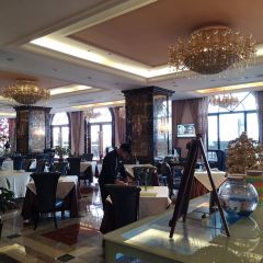 Lobby Bar of the Dess Hotel in Venice, South China User Photo