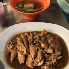 Chang Phueak Pork Leg Rice User Photo