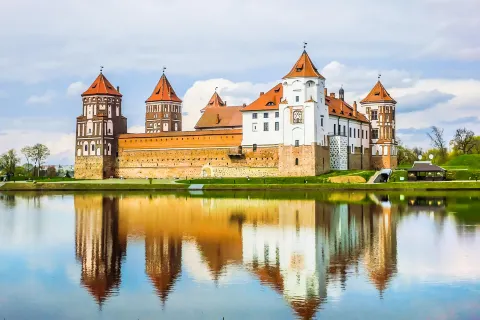 ミール地方の城と関連建物群