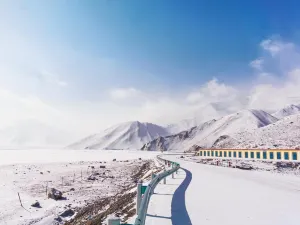 Urumqi Tianshan Grand Canyon