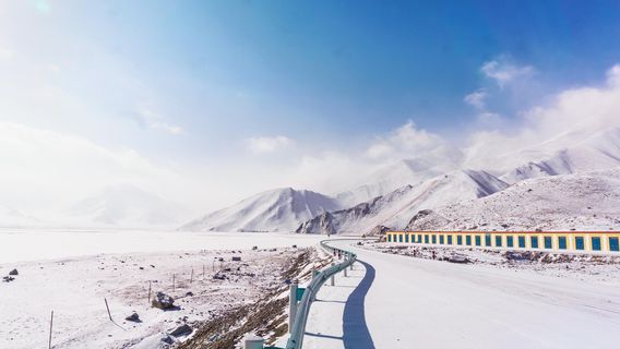 Urumqi Tianshan Grand Canyon