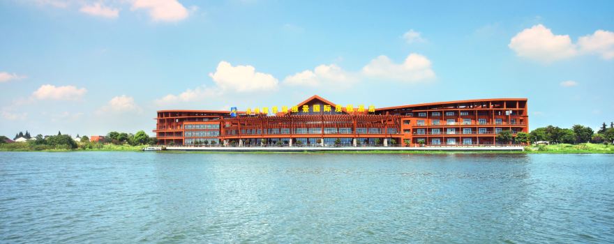 Yangcheng Lake Tourist Resort
