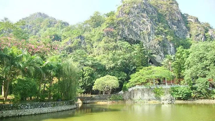 崆峒巖風景區