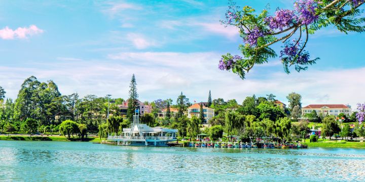 Xuan Huong Lake
