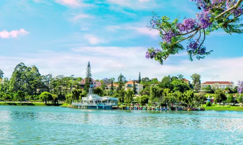 Xuan Huong Lake