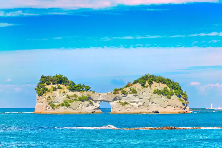 Hotels near Engetsu Island