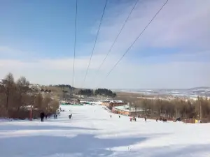 위취안 상설 스키장(위취안 슈앙쉬에 화쉬에창)