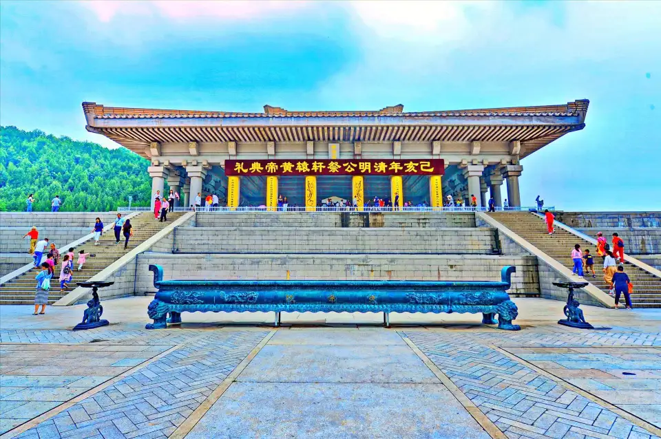 2_The Mausoleum of Yellow Emperor