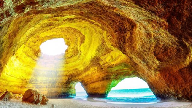 葡萄牙貝納吉爾海洞+南葡封面小鎮一日遊（中文服務里斯本來回）