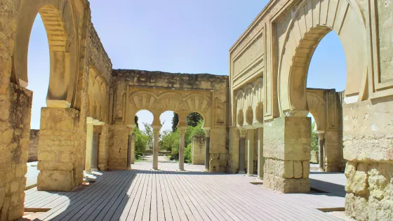 麥迪那-阿沙哈拉宮