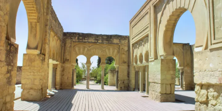 麥迪那-阿沙哈拉宮