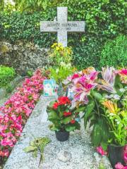 Audrey Hepburn's Grave
