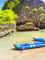 Phang-Nga kayaking