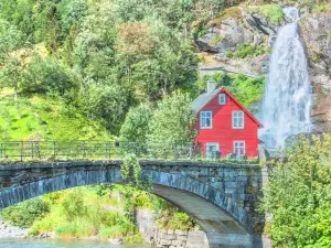 Steindalsfossen瀑布
