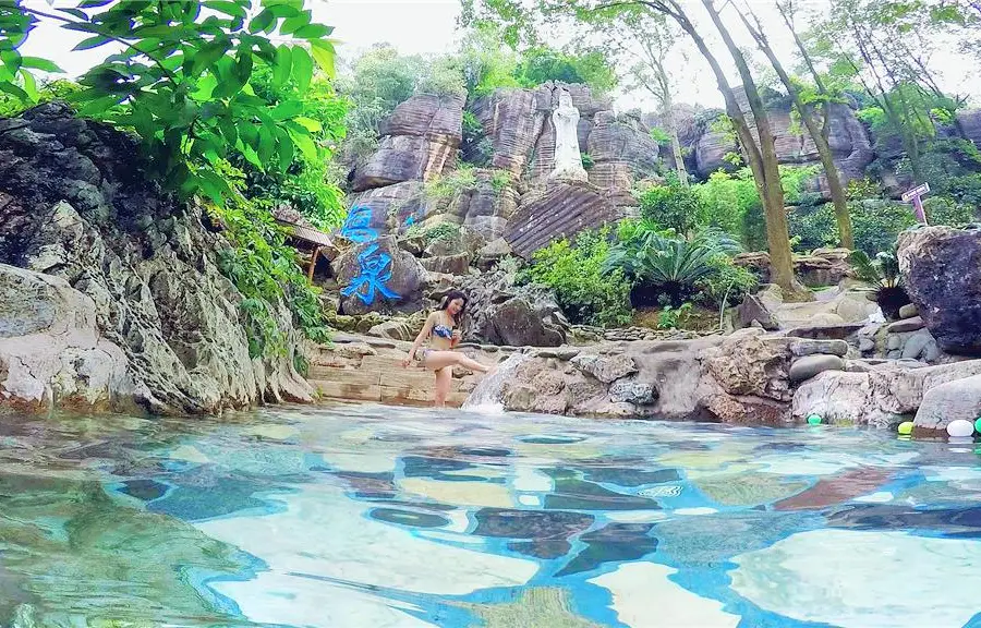 Buermen Yexi Hot Spring