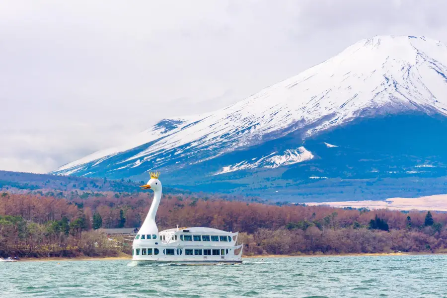 Yamanakako Tourist Boat