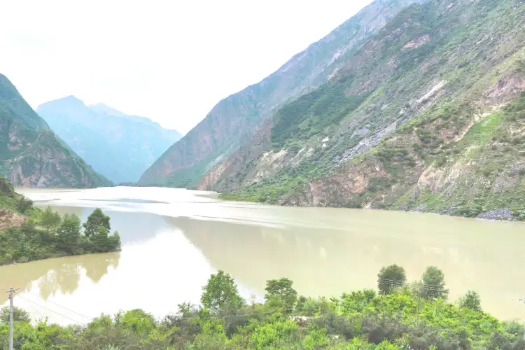 Hotels near Diexi Earthquake Site (Diexi Haizi)