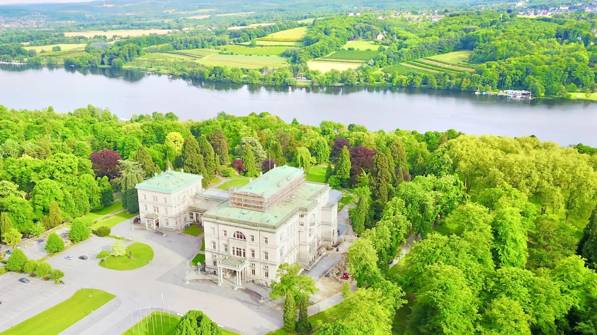 Hotels near Villa Hügel