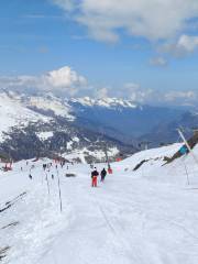 松鳴岩國際滑雪場