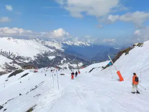 松鳴岩國際滑雪場