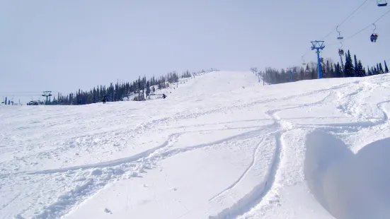 Gongchangling Hot Spring and Ski Resort