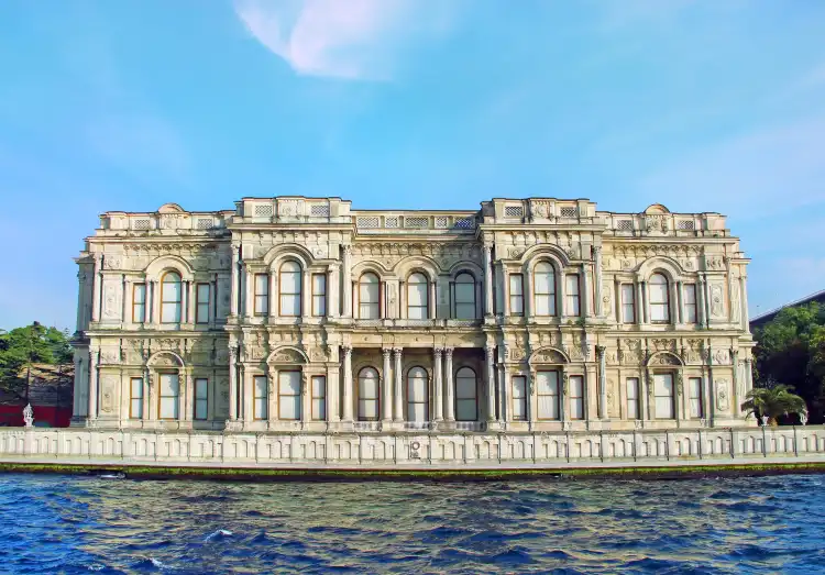 Hotels near Beylerbeyi Palace