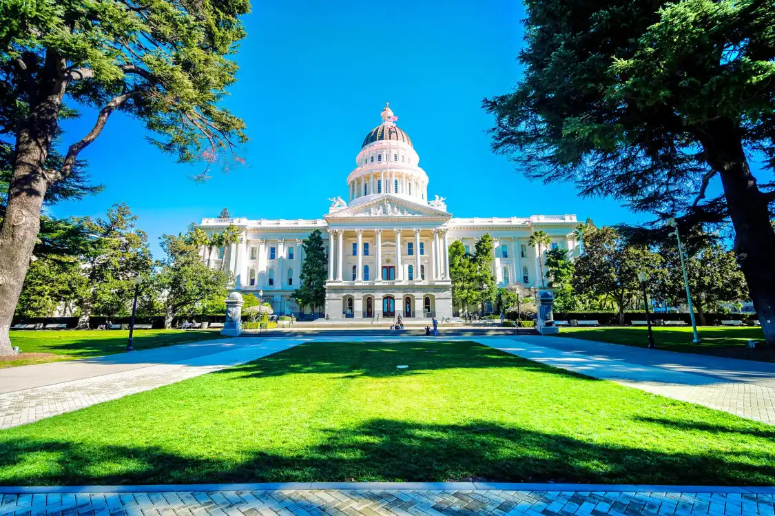 Hotels near California State Capitol Museum