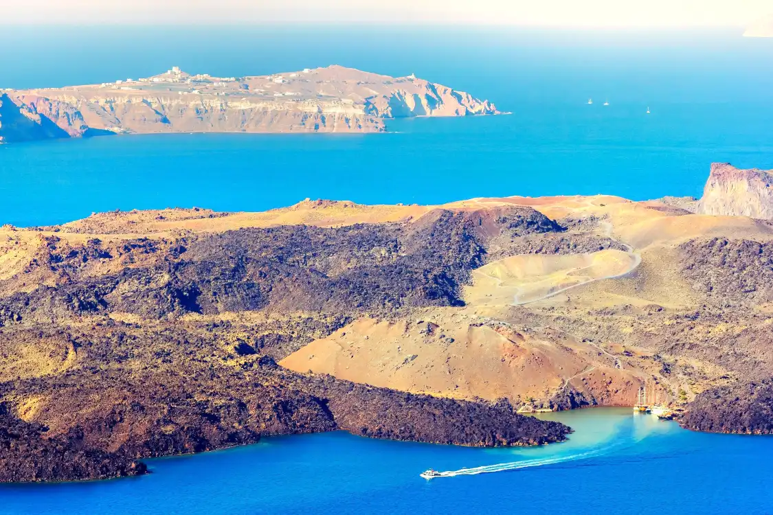 Hotels near Nea Kameni