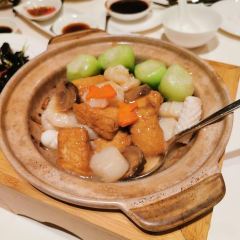 ZI YAT HEEN User Photo