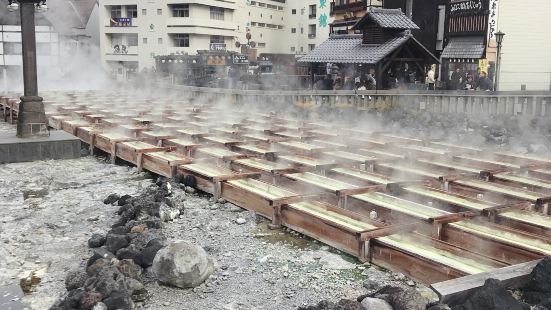 絶景‼️湯けむりを眺めてるだけで穏やかな気持ちに☺️源泉が熱