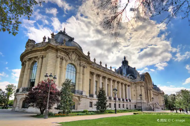 Hotels near Small palace