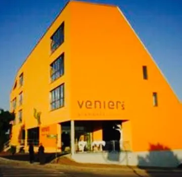 Venier's Elements Lounge