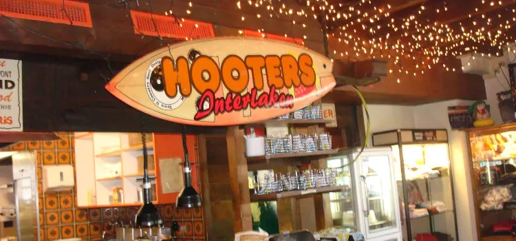 Hooters