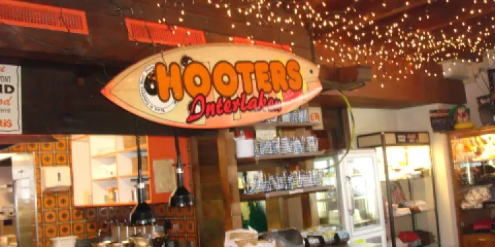 Hooters