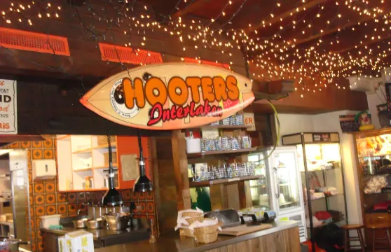 Hooters