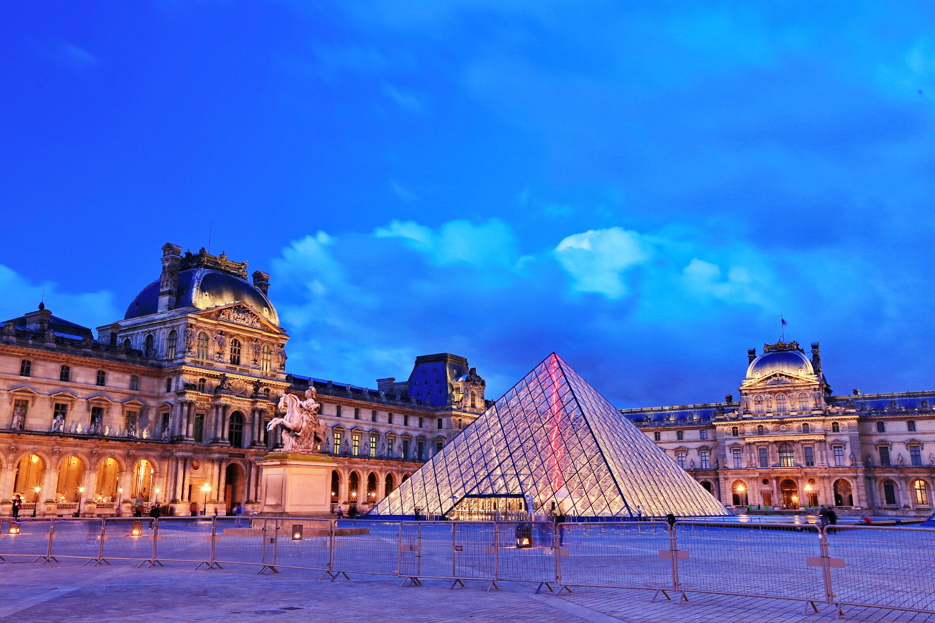 Louvre Museum