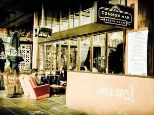 The Common Man South Wharf