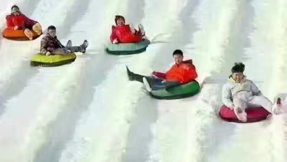 Snow Tubing in Tangshan
