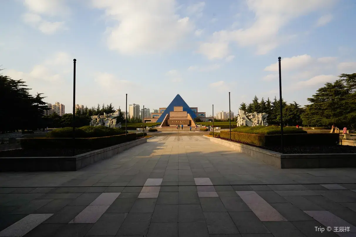3_Longhua Revolutionary Martyrs' Cemetary