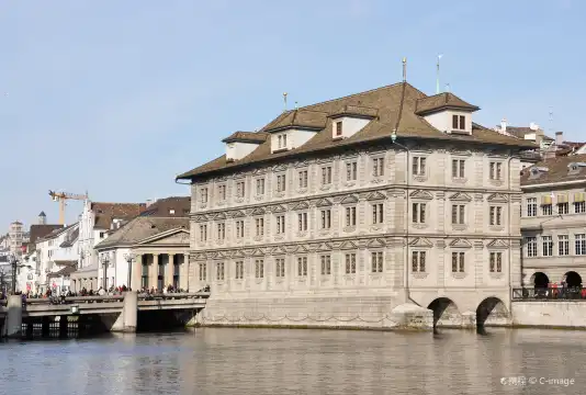 Các khách sạn gần Town Hall