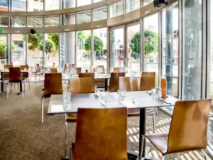 The Little Snail Restaurant & Bar