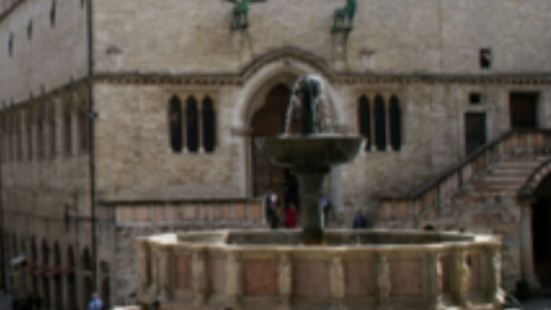 马焦雷大喷泉，位于马焦雷老城区中心广场上，喷泉建造于12世纪