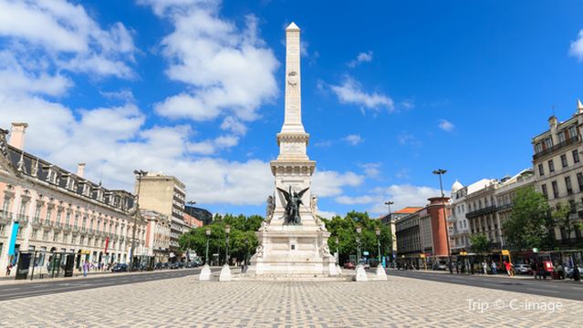 Restauradores Square