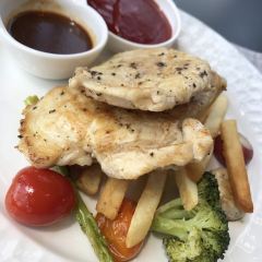 寧波東錢湖華茂希爾頓飯店·湖畔全日餐廳張用戶圖片